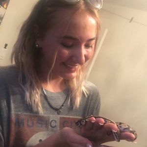 Meet your Posher, Abby